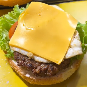 Khóa học làm burger phô mai để mở quán kinh doanh